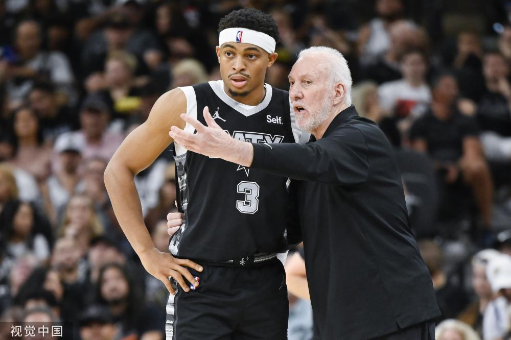 于坚持与荣 于坚持与荣